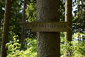 Wegweiser Basaltgrube