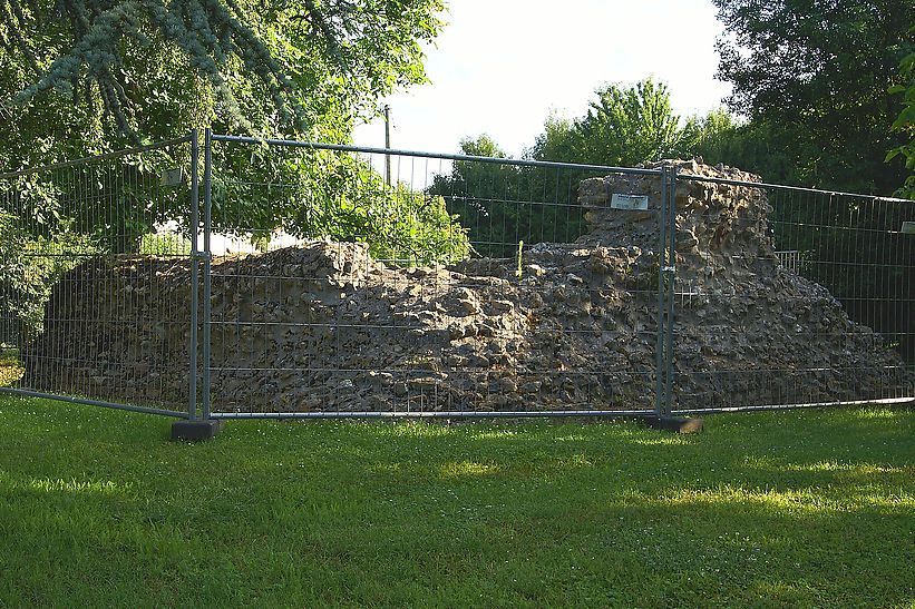 Die Turmburg in Walluf