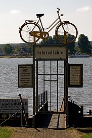 Die Fahrradf?hre bei Walluf