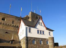 Burg und Uhrenturm vom Hotel