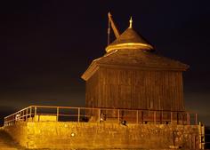 Oestricher Kran bei Nacht