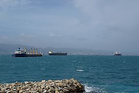 Frachter vor Gibraltar